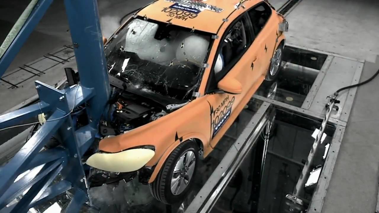 Dây đai an toàn 3 điểm – Câu chuyện cứu sống 1 triệu người mỗi năm