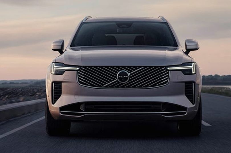 Ngoại thất Volvo thể hiện tinh thần Lagom: sạch sẽ, cân đối, không phô trương — đẹp theo cách bền vững.