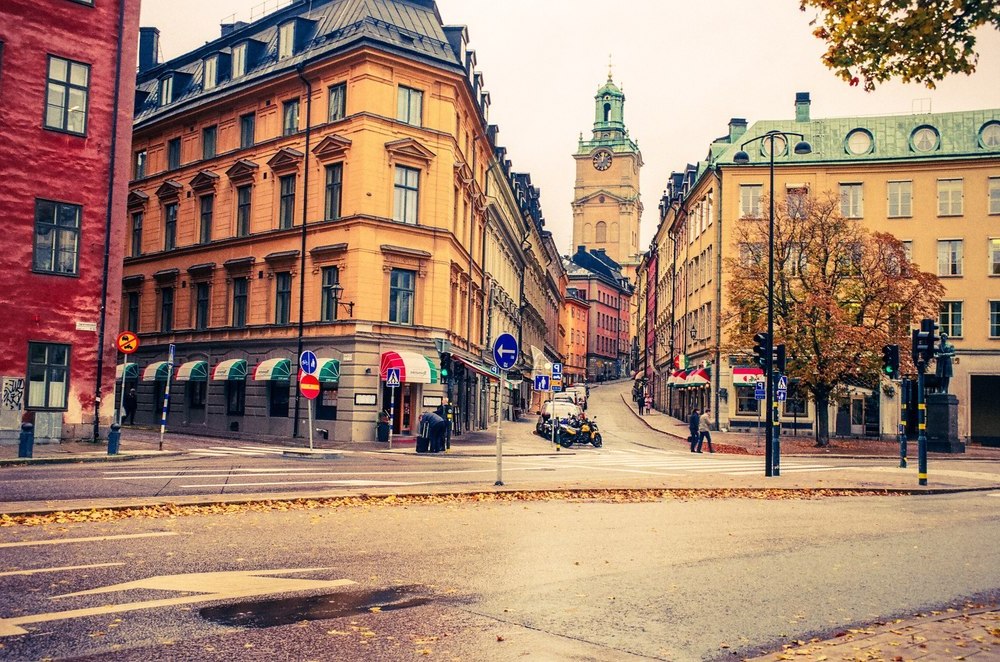 Nhịp sống thường nhật tại các thành phố Scandinavia phản ánh rõ triết lý sống chậm, cân bằng và tôn trọng không gian cá nhân – điều làm nên bản sắc Bắc Âu.