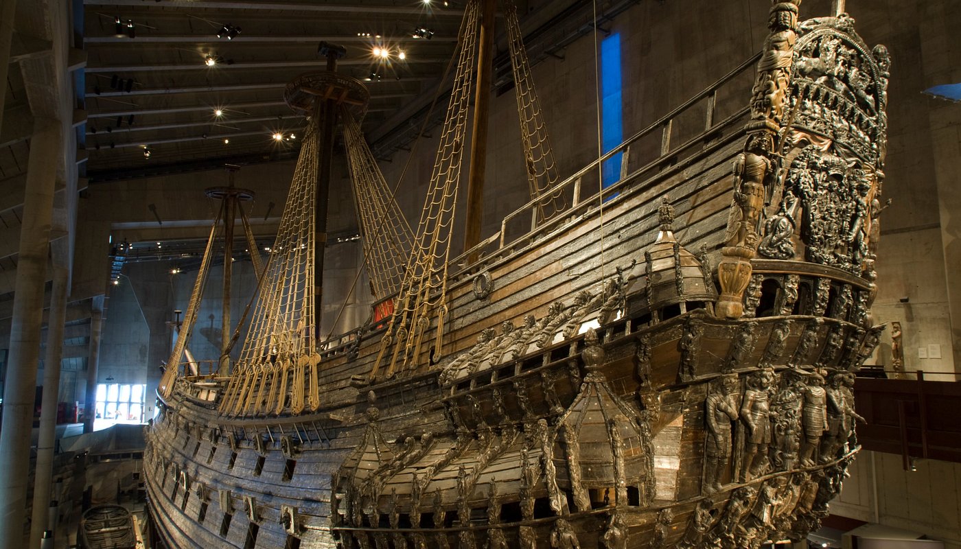 Vasa Museum bảo tồn toàn bộ con tàu chiến từng chìm năm 1628, cho thấy cách Thụy Điển đối diện với thất bại như một phần không thể tách rời của lịch sử.