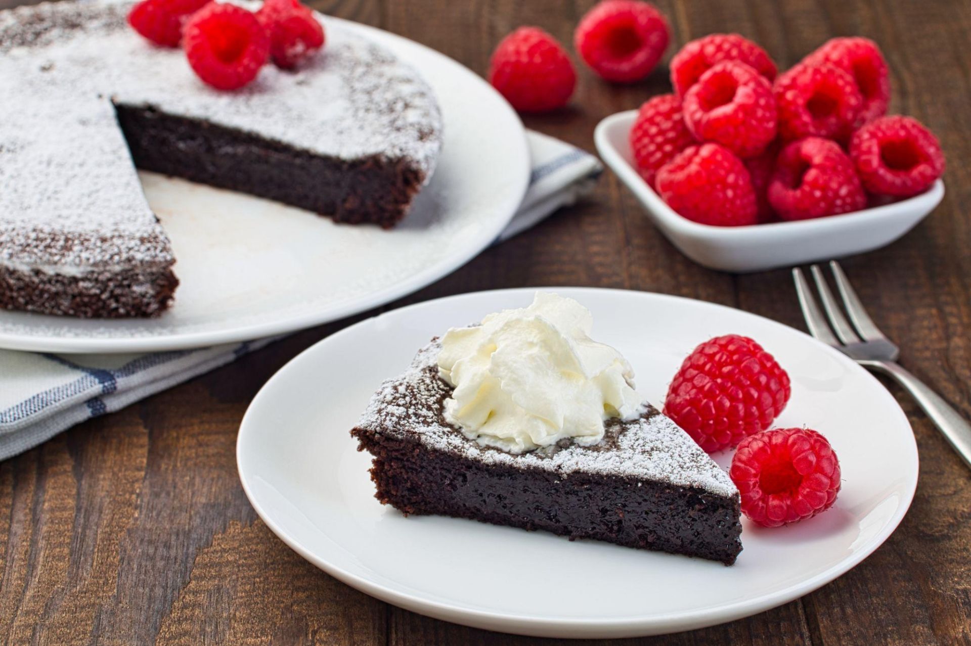Kladdkaka không cầu kỳ, nhưng đủ sâu vị – như chính tinh thần Lagom của Thụy Điển.