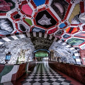 Hệ thống tàu điện ngầm Stockholm – Khi hạ tầng công cộng trở thành không gian văn hóa