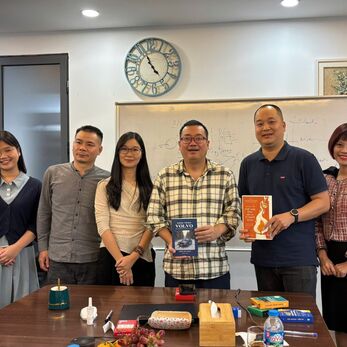 Phỏng vấn biên tập viên: “Chúng tôi muốn tạo ra cuốn sách vừa là di sản, vừa là hành trình”