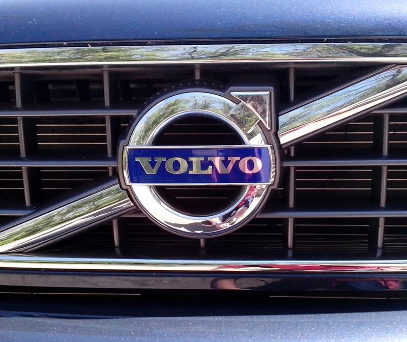 Iron Mark – Logo tượng trưng cho sức mạnh và sự tử tế