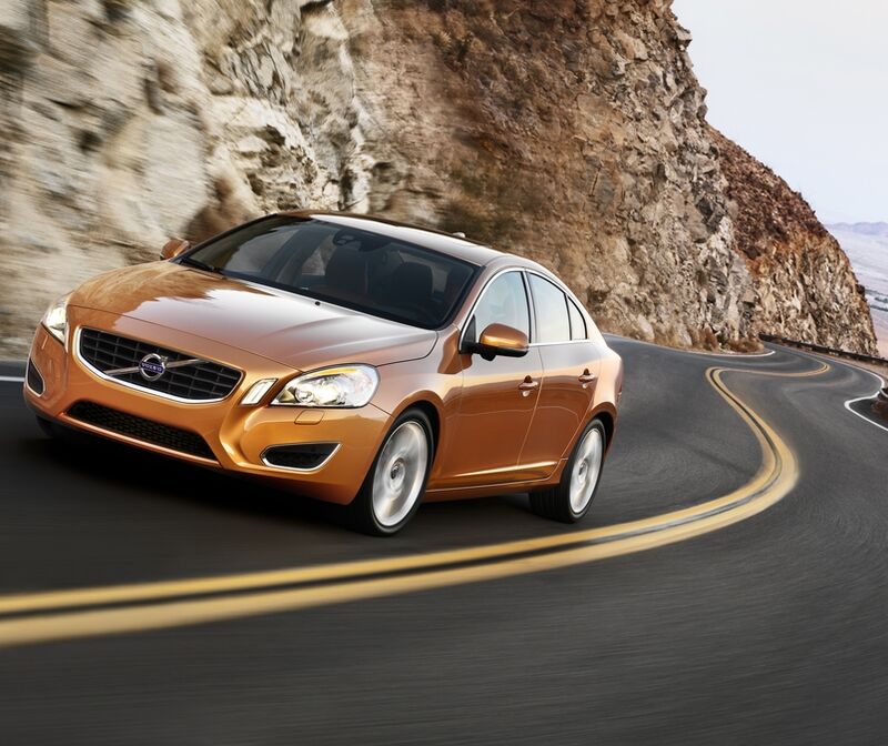 Cảm giác lái kiểu Thụy Điển: Êm, chắc và tĩnh như gió Bắc Âu