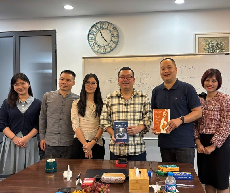 Phỏng vấn biên tập viên: “Chúng tôi muốn tạo ra cuốn sách vừa là di sản, vừa là hành trình”