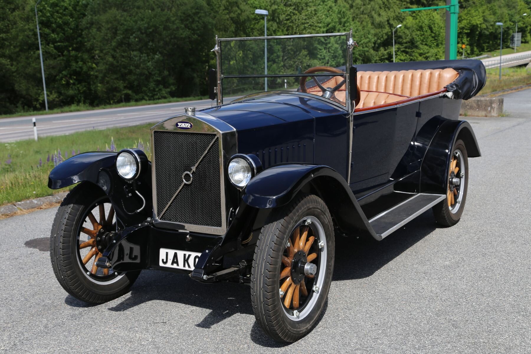 Volvo Jakob – chiếc xe đầu tiên ra đời năm 1927, biểu tượng cho tinh thần khởi đầu chính trực và triết lý “an toàn cho mọi người”.