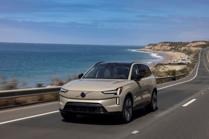 Volvo tối ưu trải nghiệm lái dựa trên sự êm ái và ổn định, không lấy tốc độ làm trung tâm.