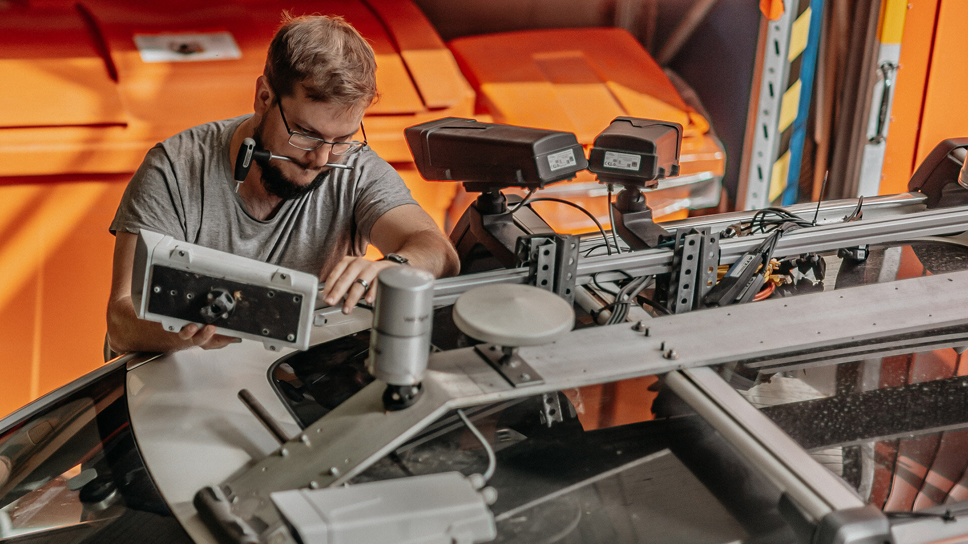 Gothenburg là nơi hình thành và phát triển của nhiều tập đoàn công nghiệp lớn, trong đó tư duy kỹ thuật và vận hành hệ thống được đặt cao hơn diễn ngôn biểu tượng.